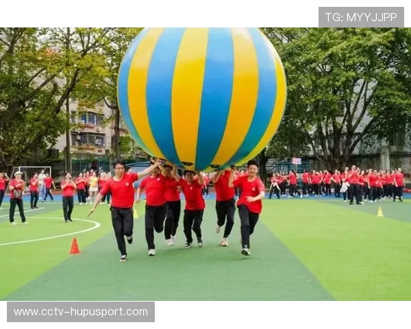 双人共玩表演赛趣味十足,选手默契配合成看点